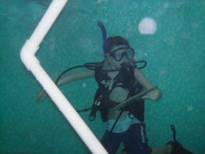 Explorer Scouts from the 6th East Kilbride trying out Scuba Diving